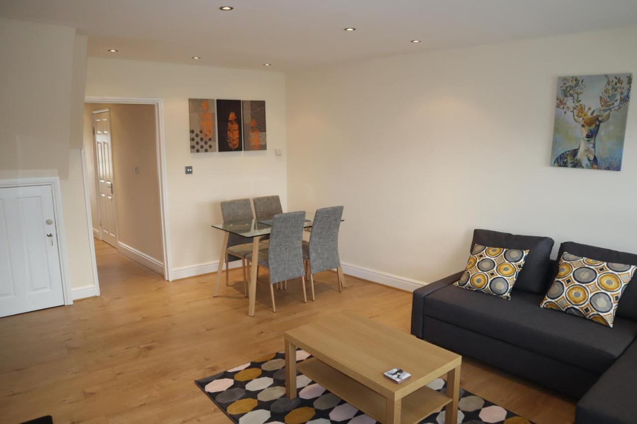 Parkview Apartments Windsor Bagian luar foto