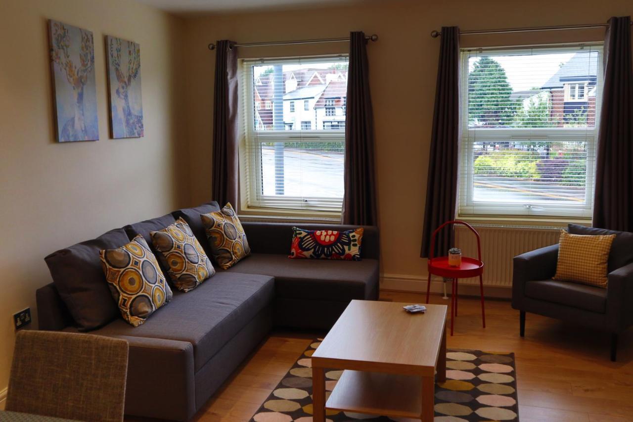 Parkview Apartments Windsor Bagian luar foto